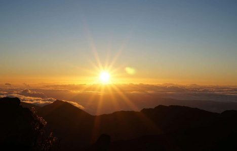 beautiful sunny blue sky breakthrough mountain view